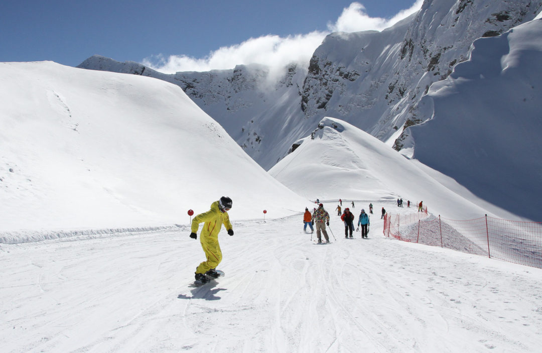 Skifahrer Skifahrerin Schnee Ski Snowboard Piste